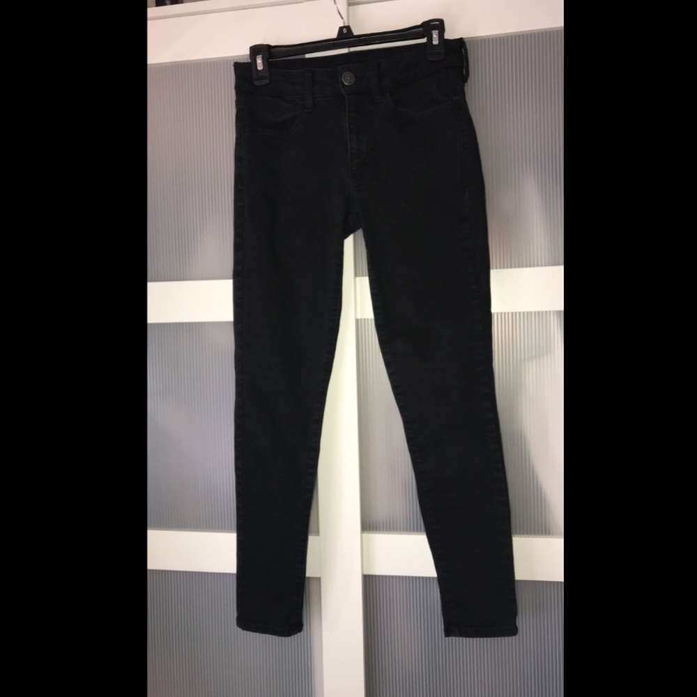 black american eagle skinny jeans
